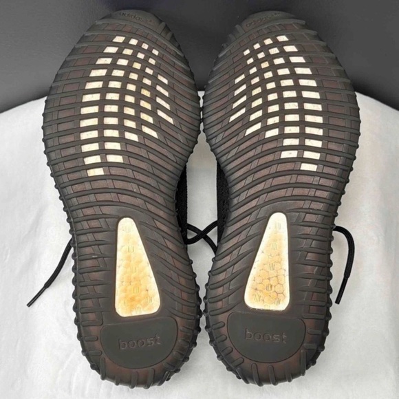 Yeezy Boost 350 V2 Black Red – CP9652 – Men’s 10.5 - Picture 9 of 9